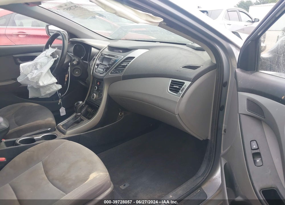 2016 HYUNDAI ELANTRA SE VIN: 5NPDH4AE2GH752341