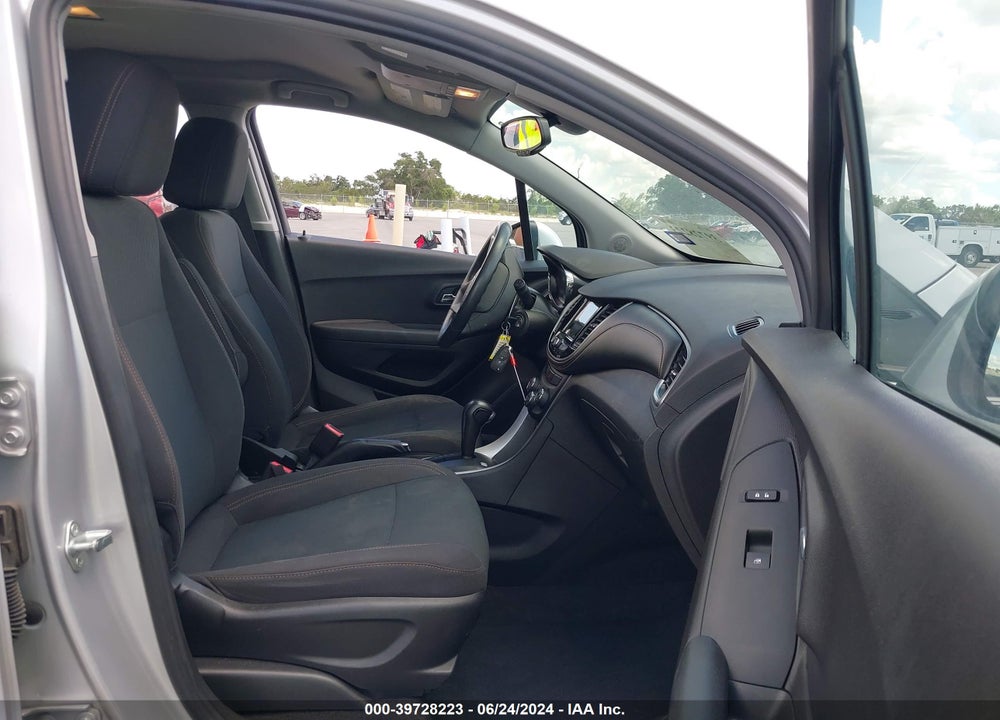 2019 CHEVROLET TRAX LS VIN: 3GNCJNSB6KL196769