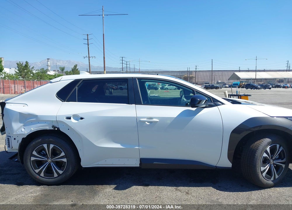 2024 TOYOTA BZ4X XLE VIN: JTMAAAAA3RA034603