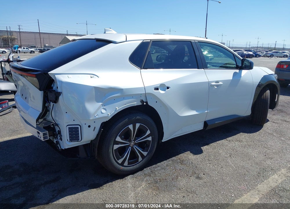 2024 TOYOTA BZ4X XLE VIN: JTMAAAAA3RA034603