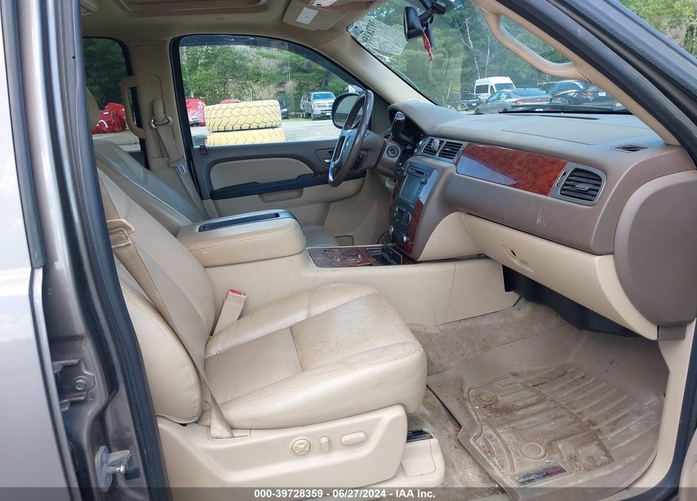 2013 CHEVROLET SUBURBAN 1500 VIN: 1GNSKKE73DR113471