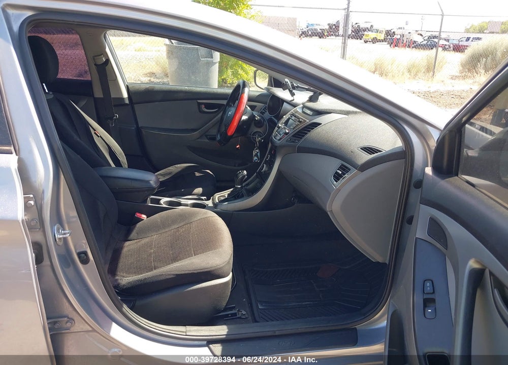 2016 HYUNDAI ELANTRA SE VIN: 5NPDH4AE6GH686053