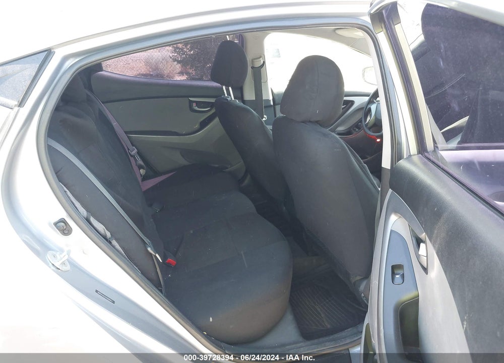 2016 HYUNDAI ELANTRA SE VIN: 5NPDH4AE6GH686053