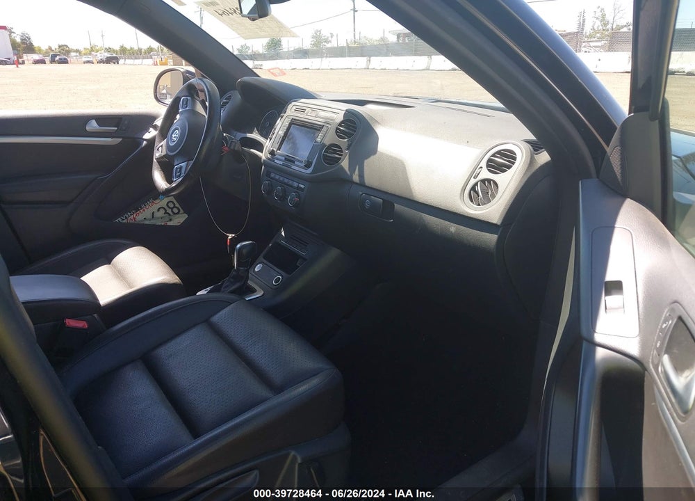2016 VOLKSWAGEN TIGUAN R-LINE VIN: WVGAV7AX7GW024101