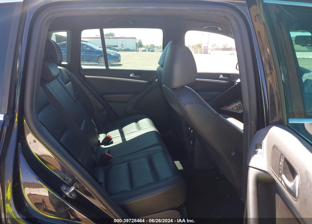 2016 VOLKSWAGEN TIGUAN R-LINE VIN: WVGAV7AX7GW024101