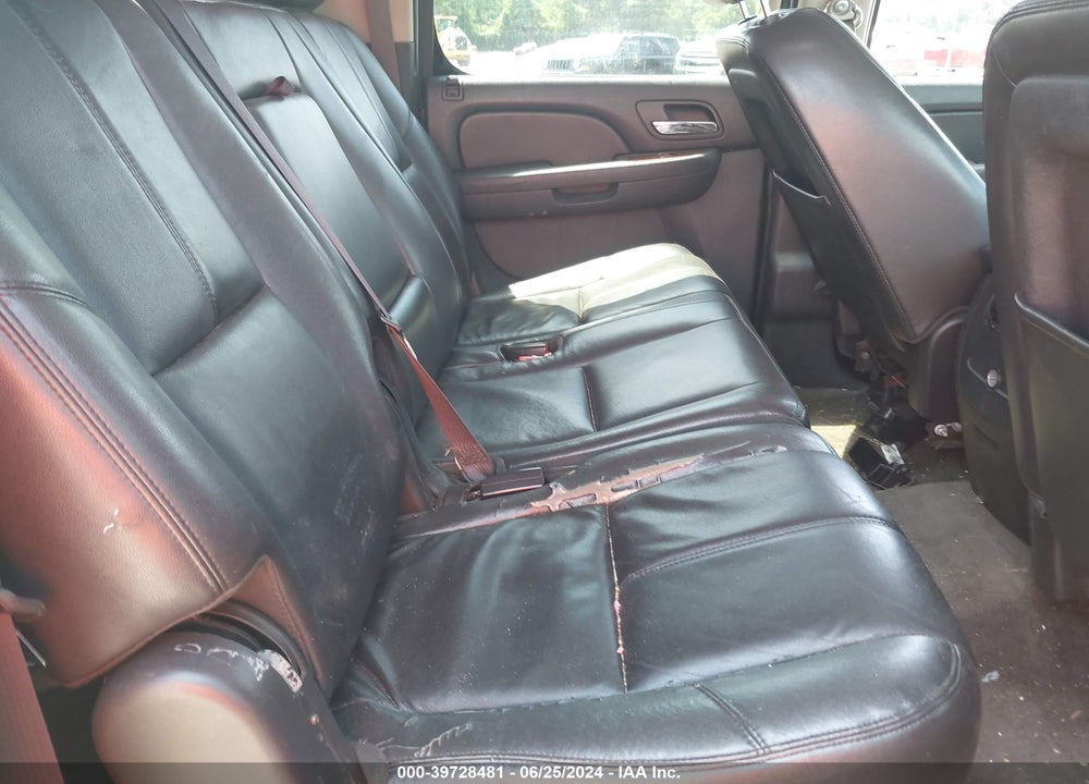 2013 CHEVROLET SUBURBAN 1500 LT VIN: 1GNSKJE74DR199013