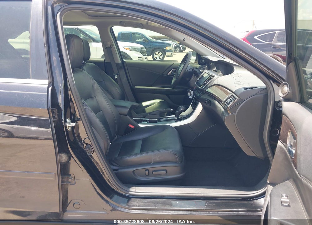 2017 HONDA ACCORD EX-L VIN: 1HGCR2F82HA090156