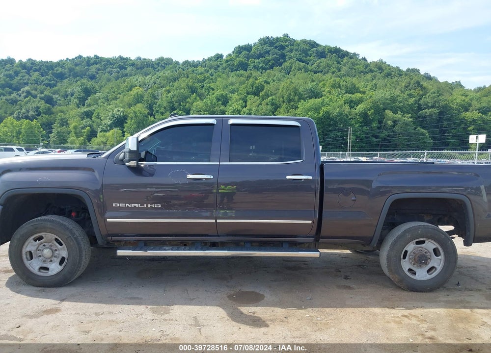 2015 GMC SIERRA 2500HD DENALI VIN: 1GT120E83FF136321