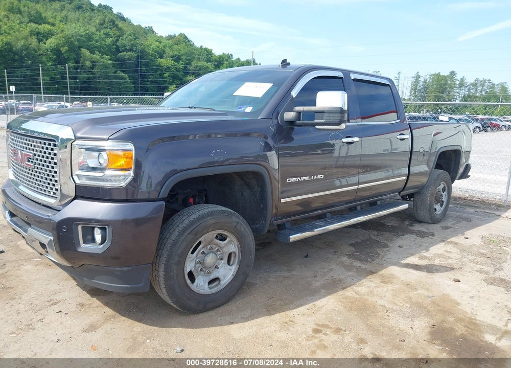 2015 GMC SIERRA 2500HD DENALI VIN: 1GT120E83FF136321