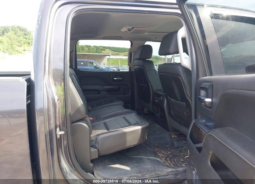 2015 GMC SIERRA 2500HD DENALI VIN: 1GT120E83FF136321