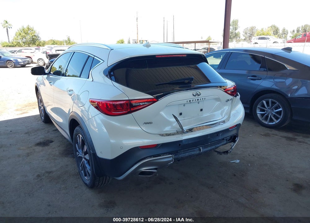 2018 INFINITI QX30 PREMIUM VIN: SJKCH5CR9JA049865