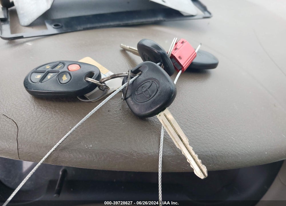 2004 TOYOTA SIENNA XLE LIMITED VIN: 5TDBA22C34S007018