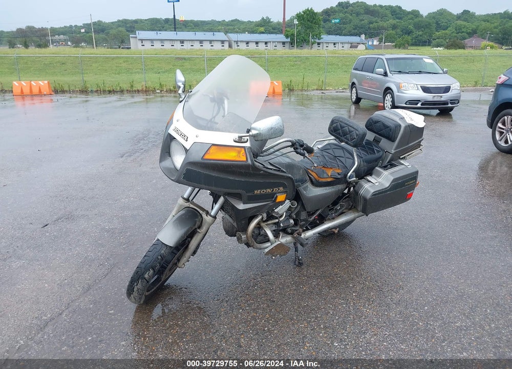1983 HONDA GL650 I VIN: JH2RC101XDM002969