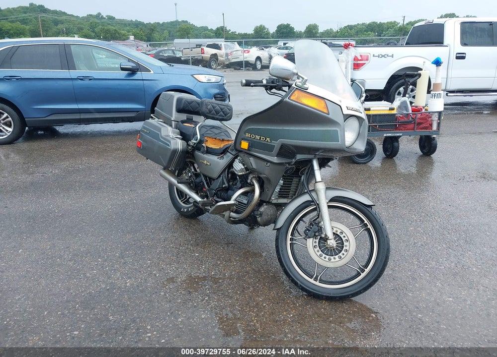 1983 HONDA GL650 I VIN: JH2RC101XDM002969