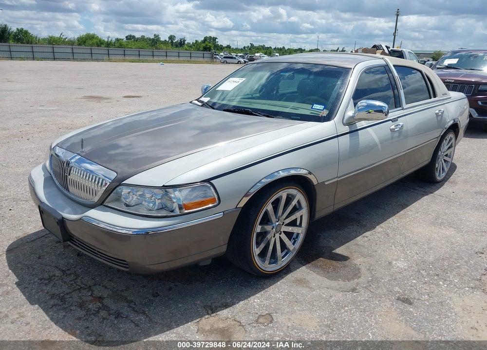 2006 LINCOLN TOWN CAR SIGNATURE VIN: 1LNHM81V76Y649994