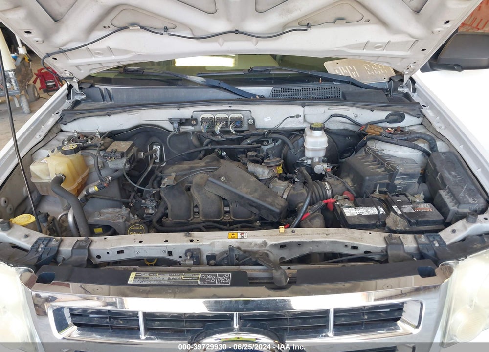 2008 FORD ESCAPE XLT VIN: 1FMCU93138KE75177