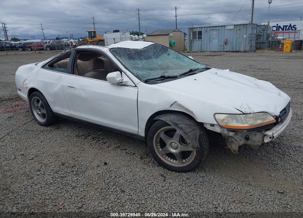 2000 HONDA ACCORD 2.3 LX VIN: 1HGCG3141YA029428