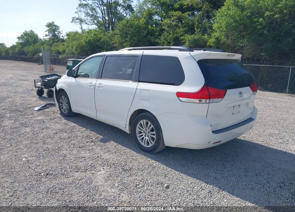 2012 TOYOTA SIENNA XLE V6 8 PASSENGER VIN: 5TDYK3DC3CS275141