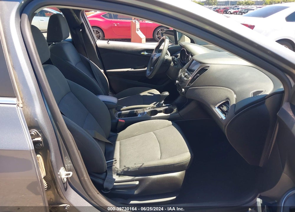 2019 CHEVROLET CRUZE LT VIN: 1G1BE5SM9K7138484