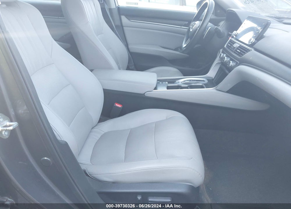 2018 HONDA ACCORD TOURING 2.0T VIN: 1HGCV2F94JA015792