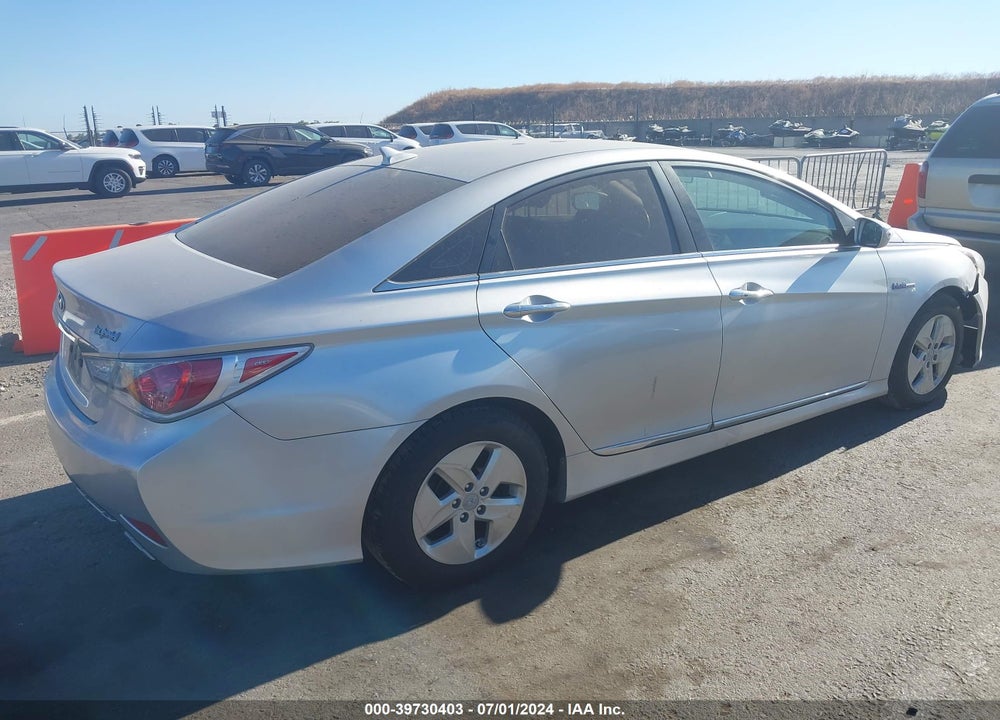 2011 HYUNDAI SONATA HYBRID VIN: KMHEC4A43BA003165