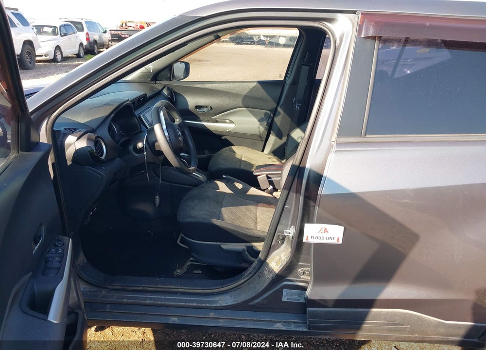 2018 NISSAN KICKS SV VIN: 3N1CP5CU1JL522891