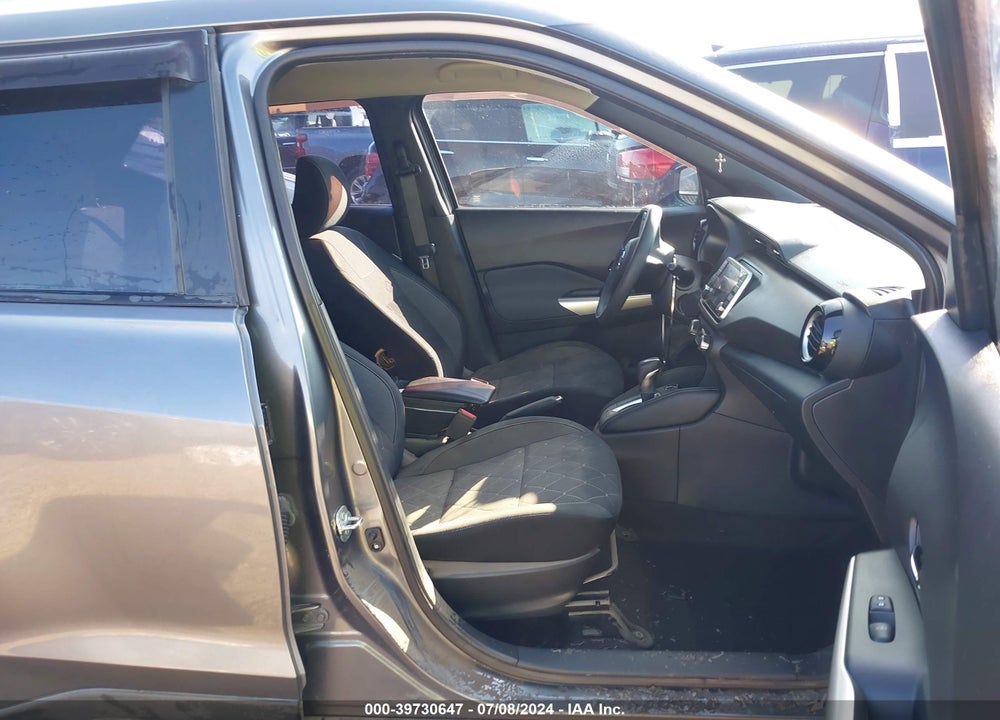 2018 NISSAN KICKS SV VIN: 3N1CP5CU1JL522891