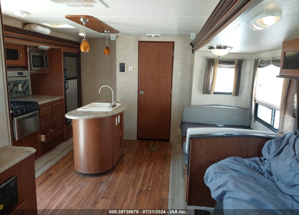 2015 SALEM 31BKIS VIN: 4X4TSMG20F8060161