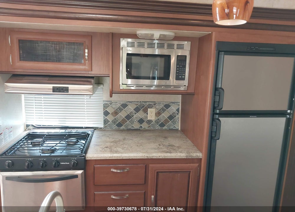2015 SALEM 31BKIS VIN: 4X4TSMG20F8060161