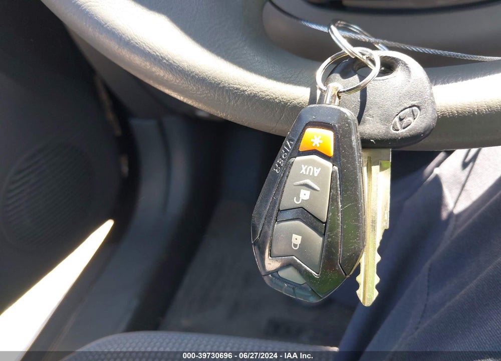 2008 HYUNDAI TUCSON VIN: KM8JM12B68U895930