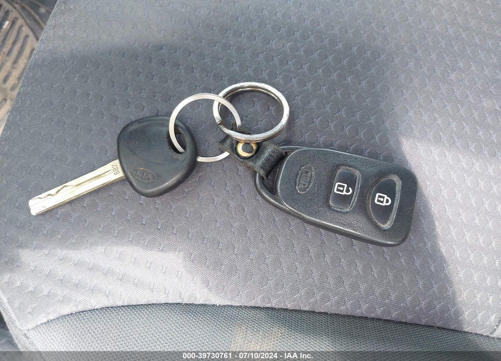 2012 KIA SORENTO LX V6 VIN: 5XYKTDA24CG217055