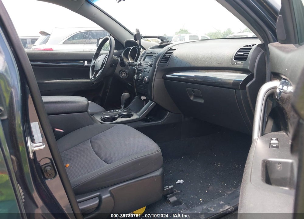 2012 KIA SORENTO LX V6 VIN: 5XYKTDA24CG217055