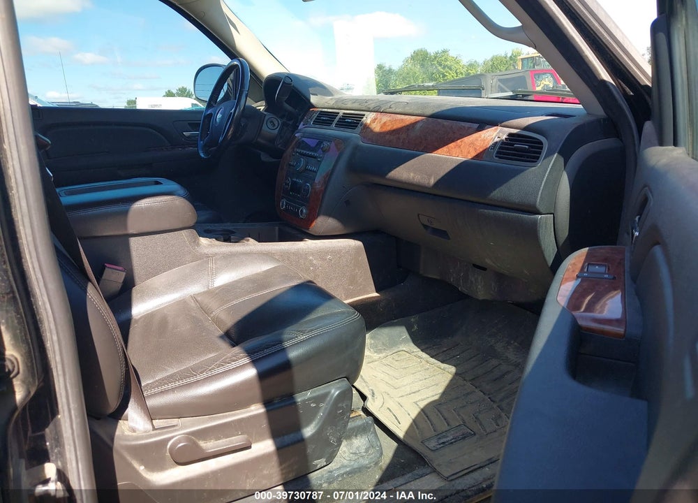 2007 CHEVROLET TAHOE LT VIN: 1GNFK13057J269290