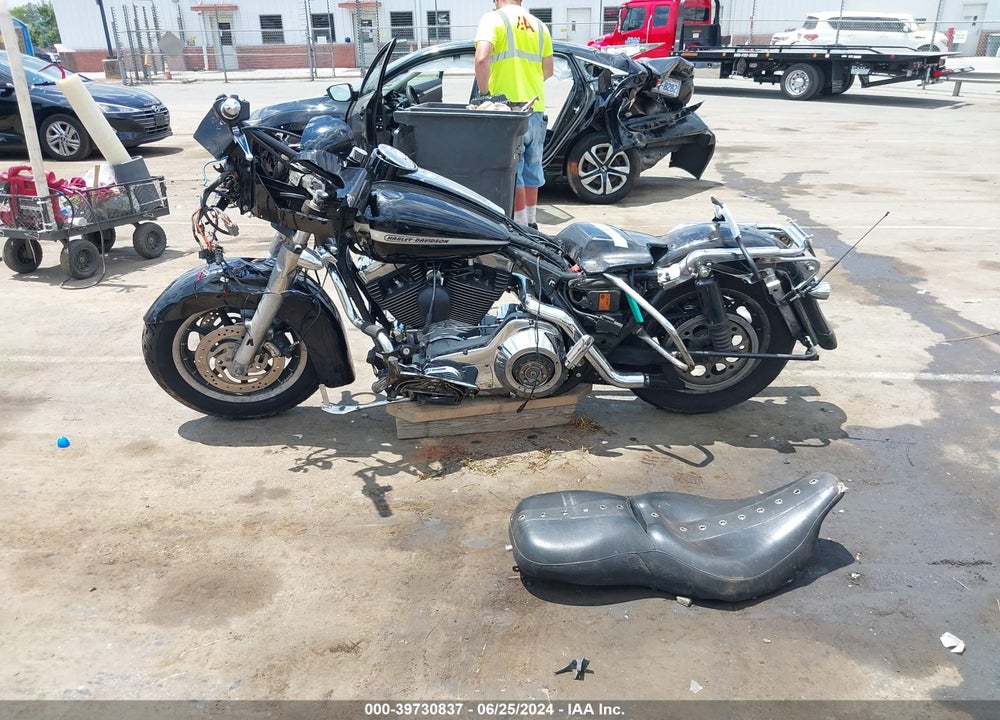 2005 HARLEY-DAVIDSON FLTRI VIN: 1HD1FSW165Y611883