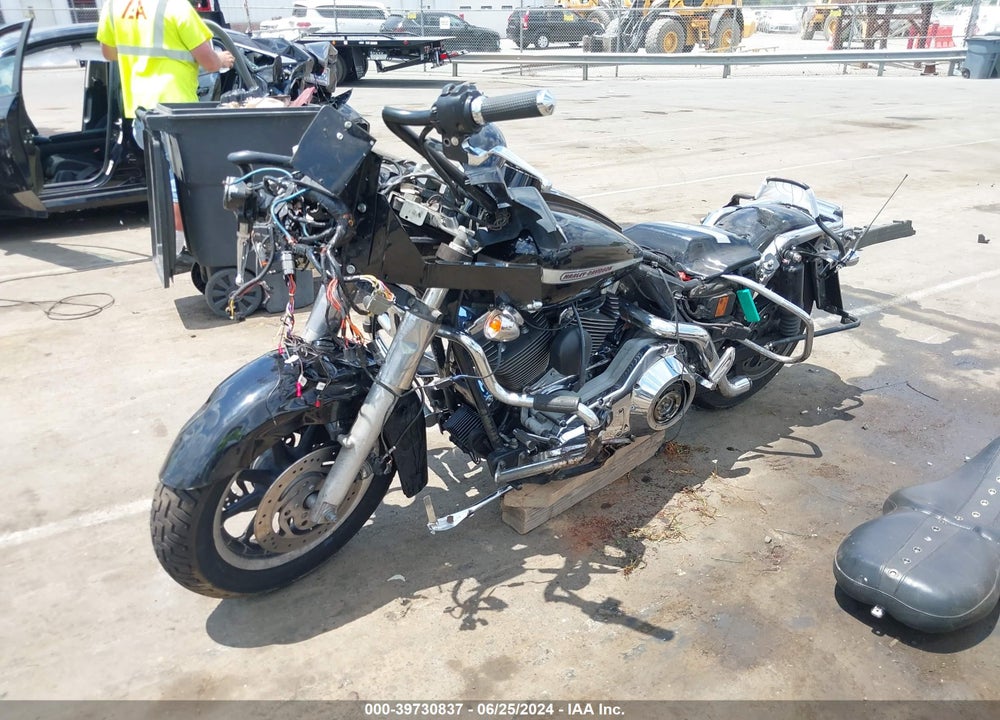 2005 HARLEY-DAVIDSON FLTRI VIN: 1HD1FSW165Y611883