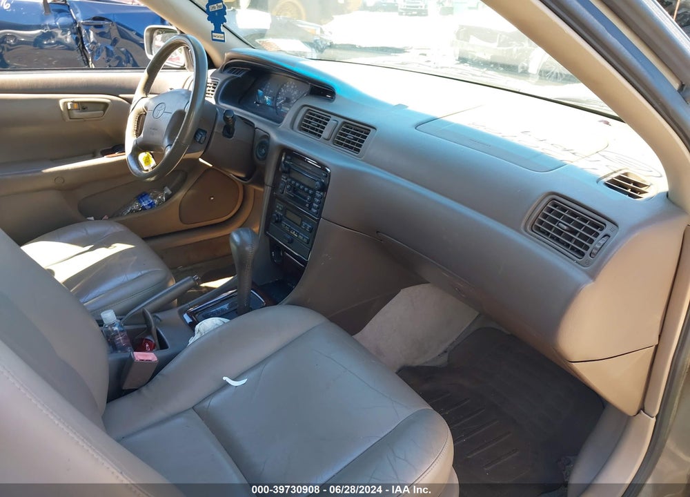 2000 TOYOTA CAMRY XLE V6 VIN: 4T1BF28K6YU113587