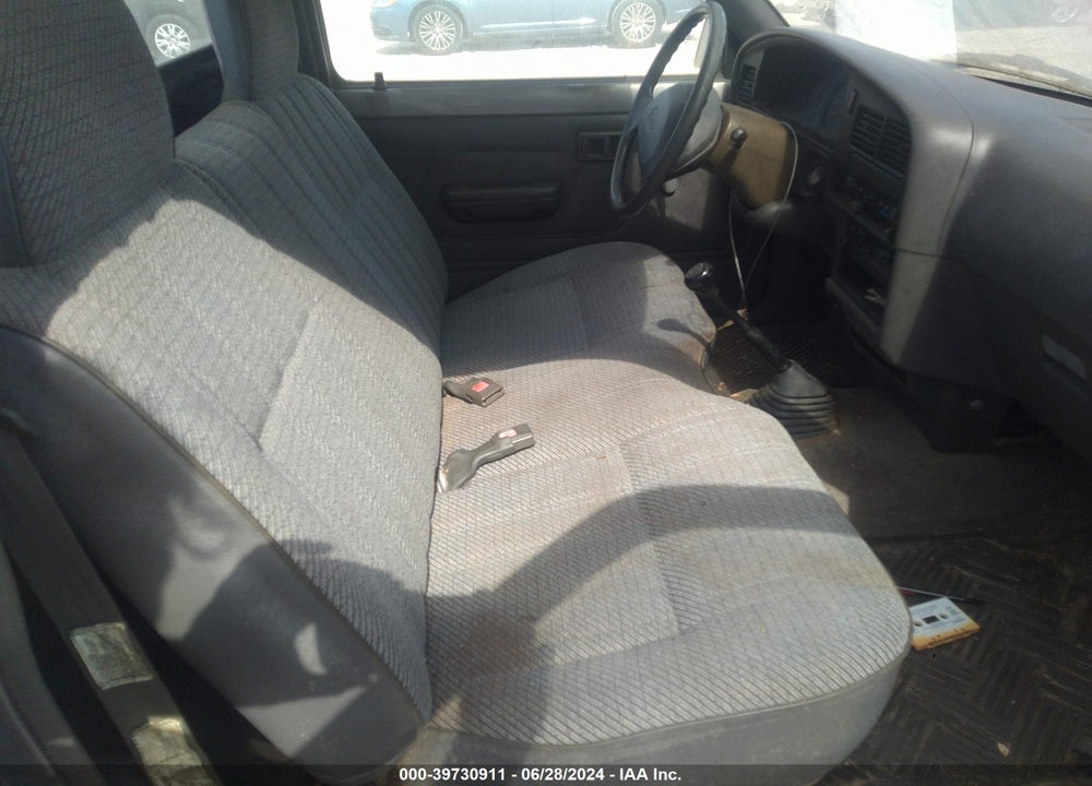 1994 TOYOTA PICKUP 1/2 TON SHORT WHLBASE STB VIN: 4TARN81AXRZ283204