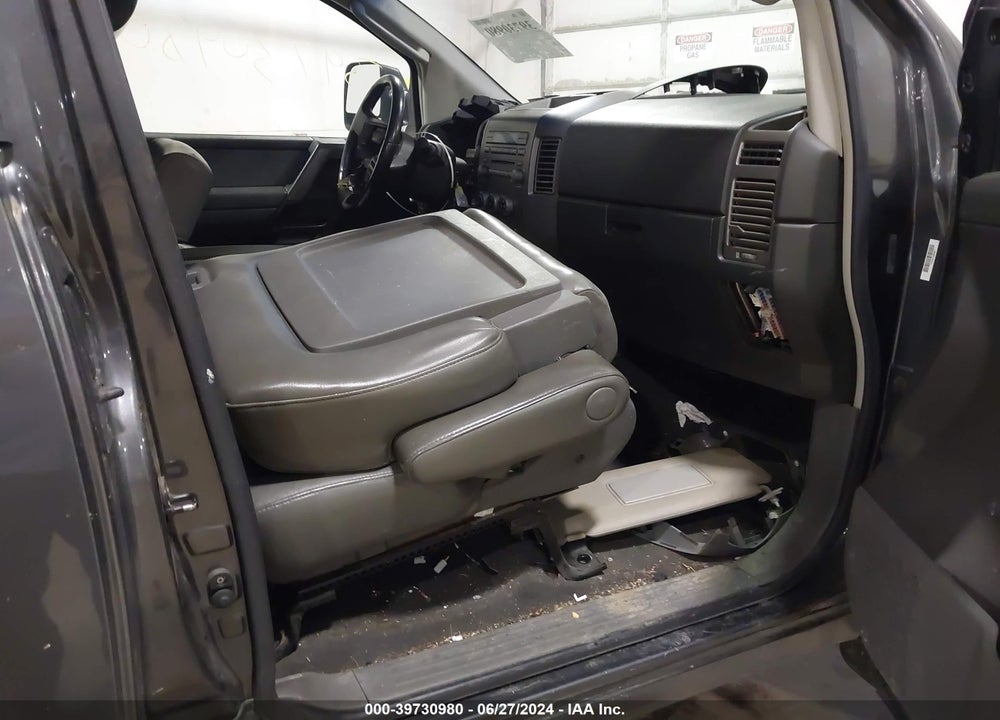 2005 NISSAN TITAN SE VIN: 1N6AA06B45N507498