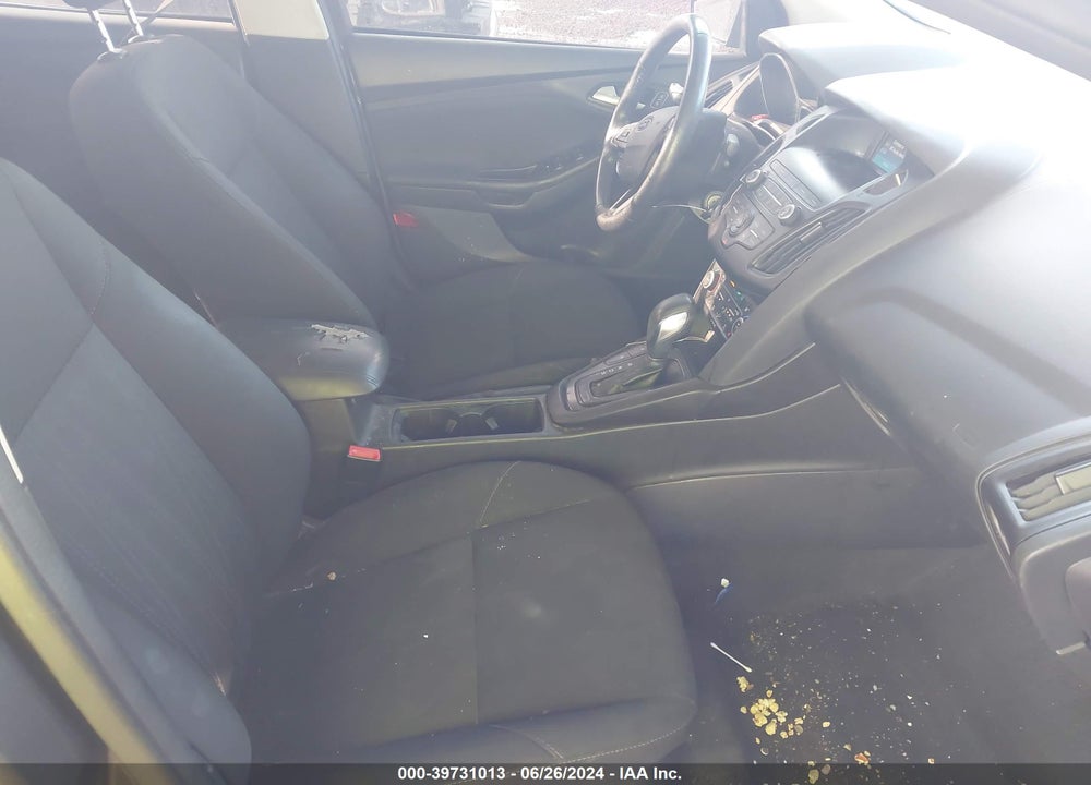 2018 FORD FOCUS SE VIN: 1FADP3FEXJL293185