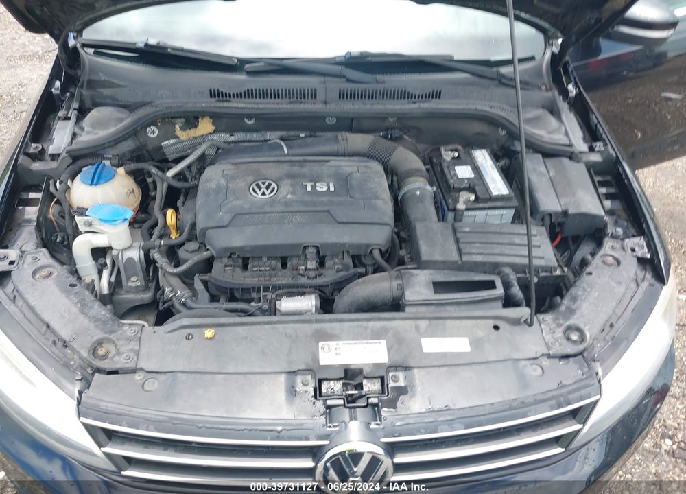 2015 VOLKSWAGEN JETTA 1.8T SE VIN: 3VWD17AJ2FM264418