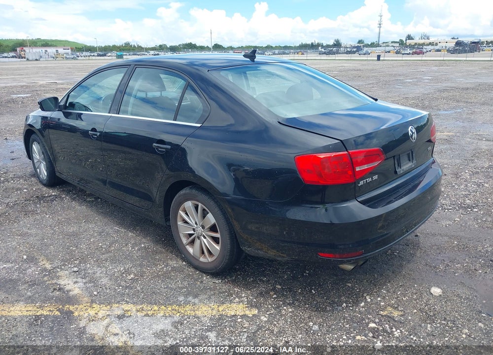 2015 VOLKSWAGEN JETTA 1.8T SE VIN: 3VWD17AJ2FM264418