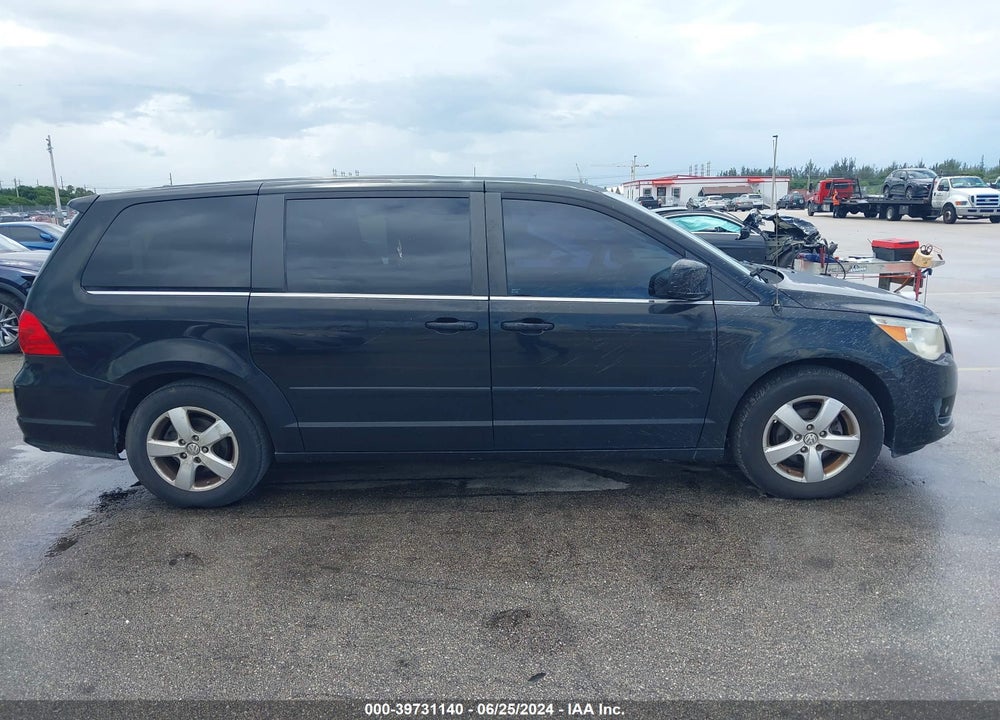 2010 VOLKSWAGEN ROUTAN SE VIN: 2V4RW3D15AR195424