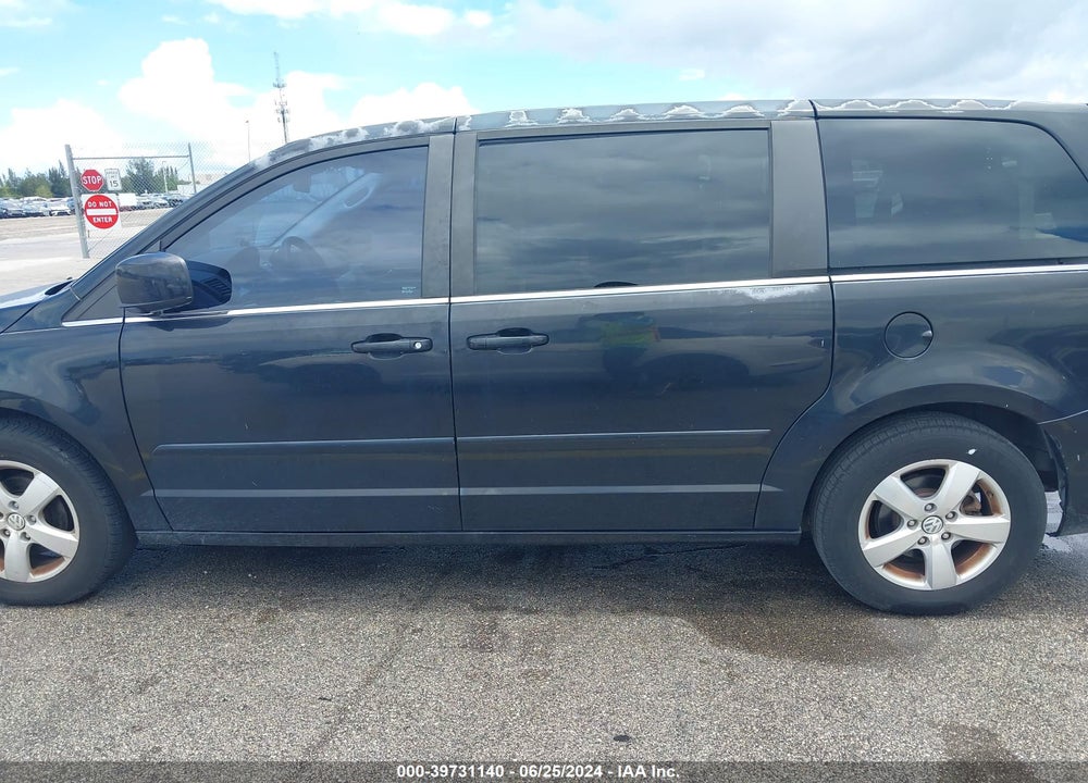 2010 VOLKSWAGEN ROUTAN SE VIN: 2V4RW3D15AR195424