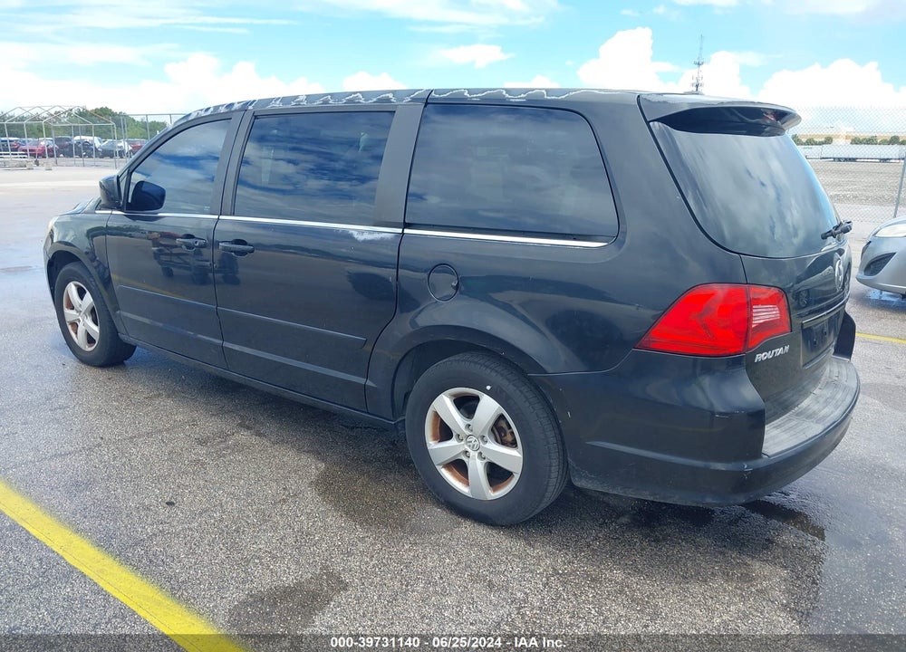 2010 VOLKSWAGEN ROUTAN SE VIN: 2V4RW3D15AR195424
