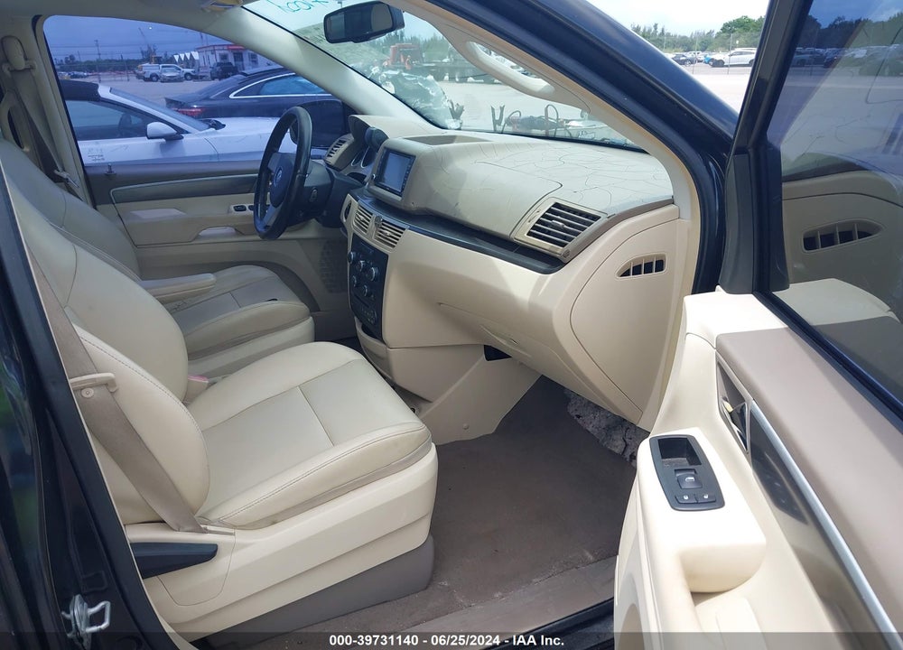 2010 VOLKSWAGEN ROUTAN SE VIN: 2V4RW3D15AR195424