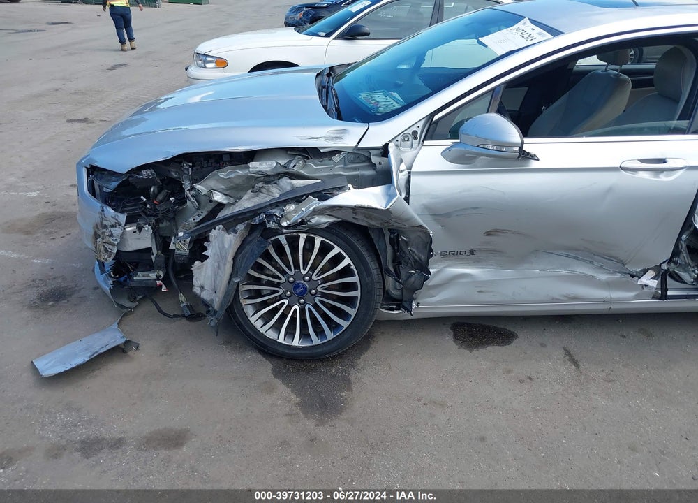 2018 FORD FUSION HYBRID TITANIUM VIN: 3FA6P0RU2JR127982