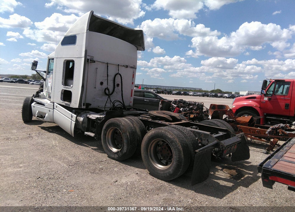2007 KENWORTH CONSTRUCTION T600 VIN: 1XKADB9X07J142085