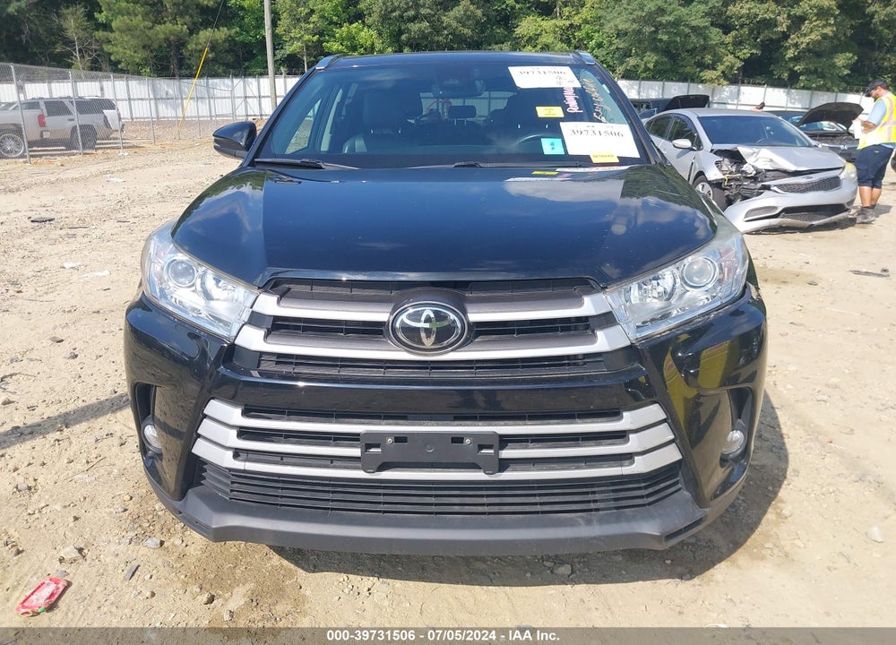 2018 TOYOTA HIGHLANDER XLE VIN: 5TDJZRFH3JS906024