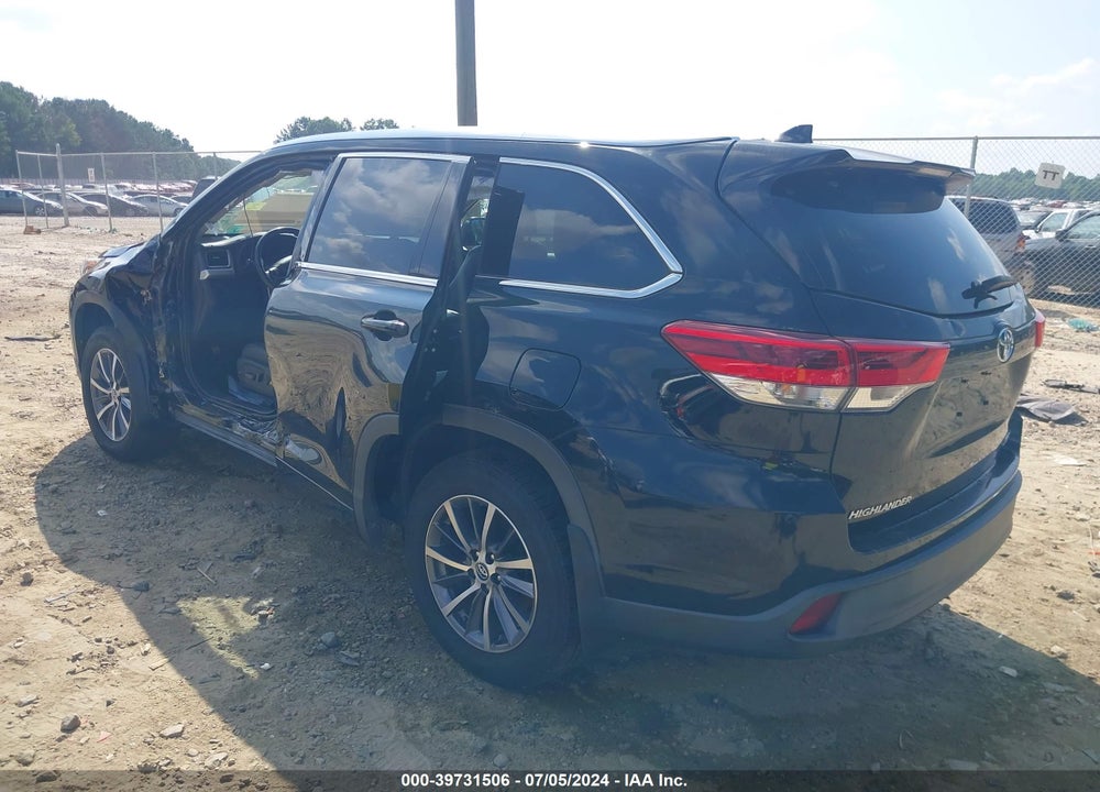 2018 TOYOTA HIGHLANDER XLE VIN: 5TDJZRFH3JS906024