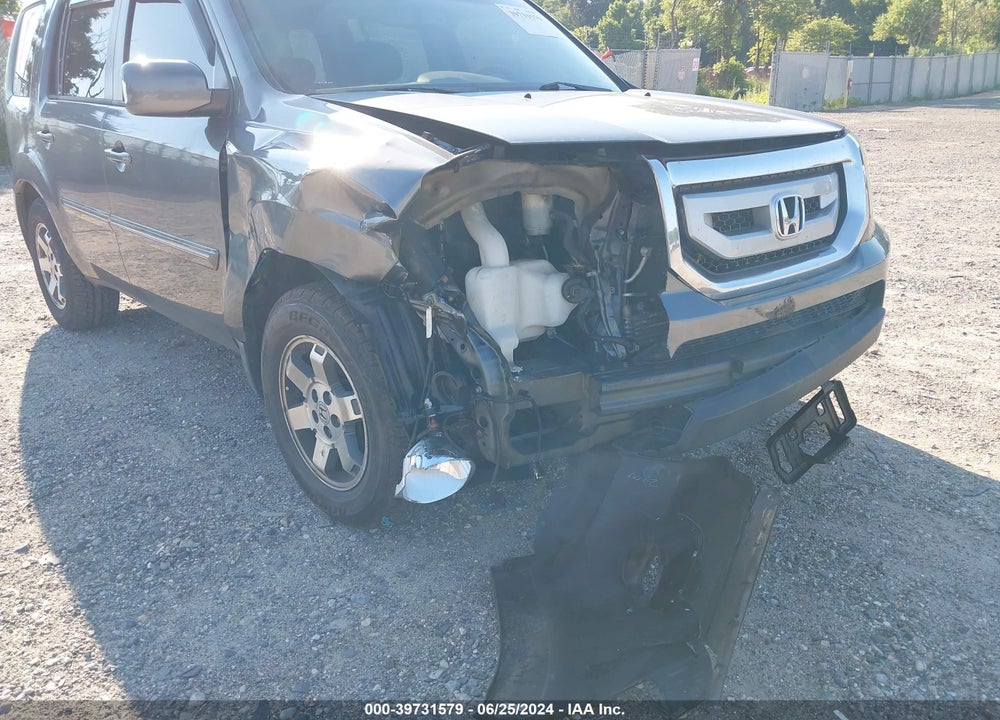 2011 HONDA PILOT TOURING VIN: 5FNYF4H98BB092569